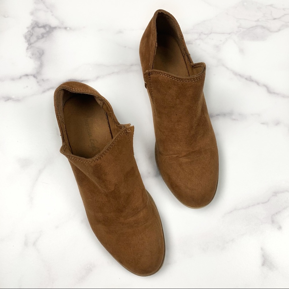 3/$20 American Eagle Brown Ankle Boots